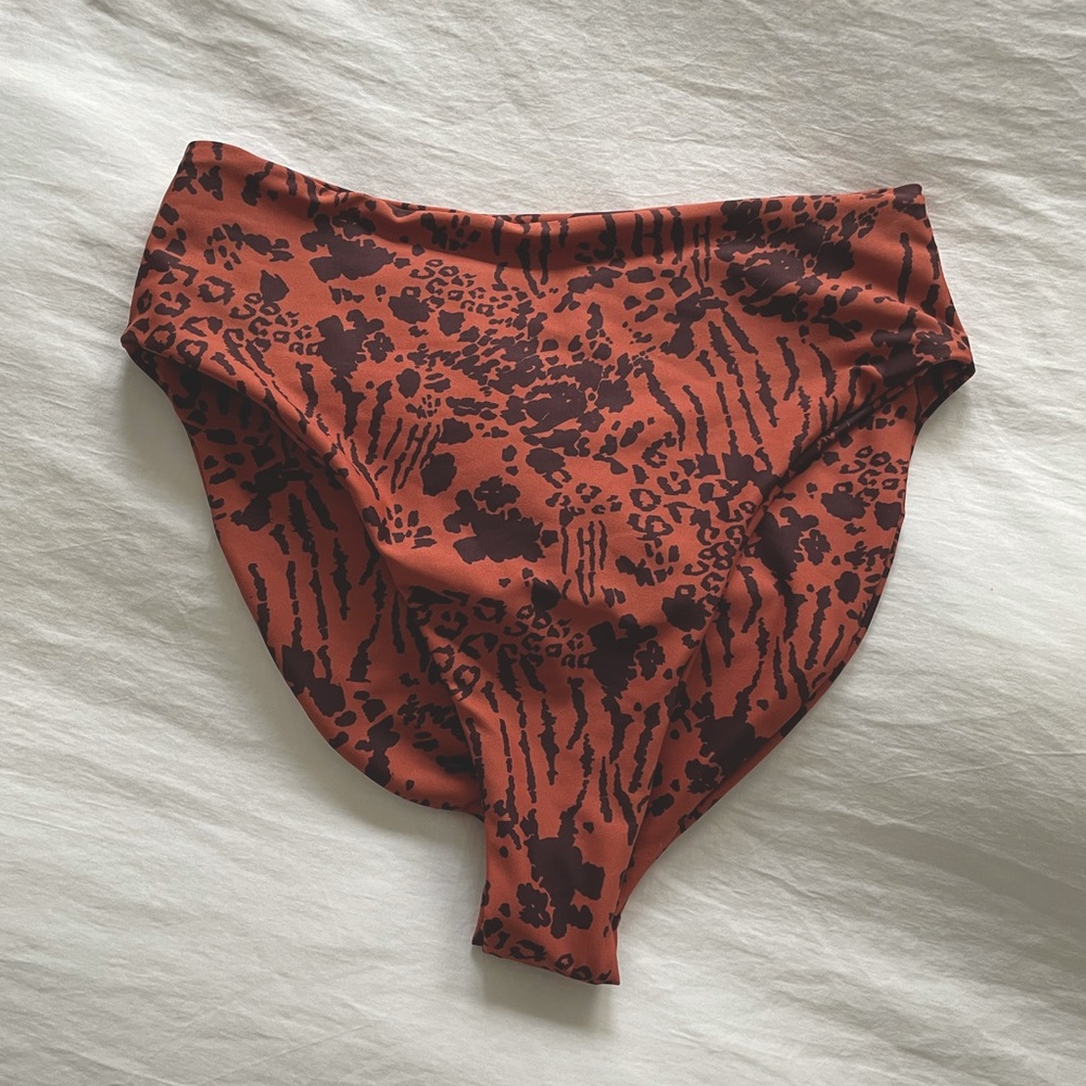 Skatie x salty blonde Monroe bottoms in Utica!